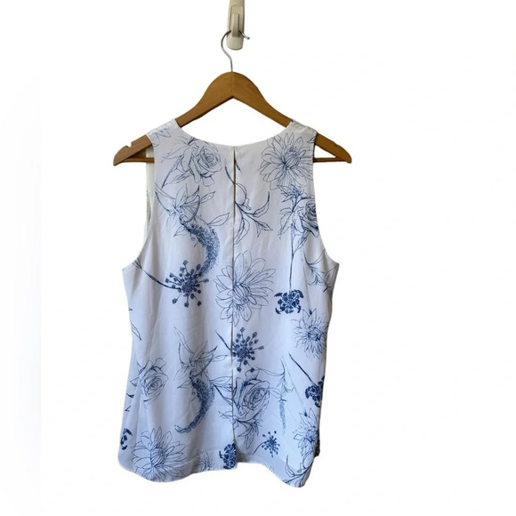 Aritzia Babaton Maddox Blouse Flowly V Neck Sleeveless Size M Hand drawn Print - Picture 2 of 9